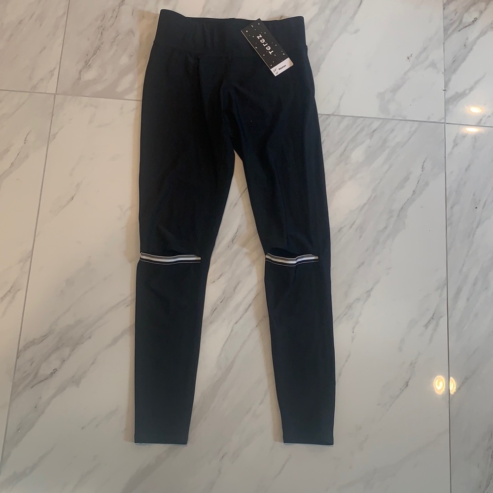Terez woman’s activewear black with open knee size M